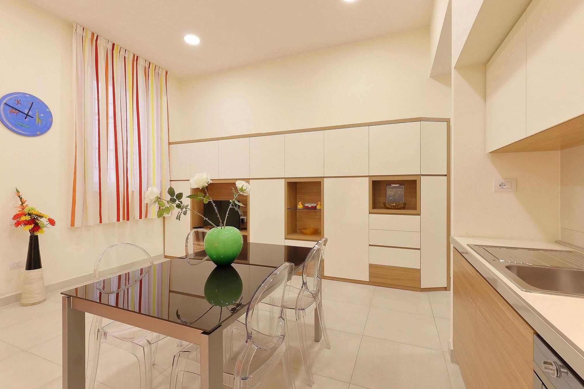 Apartments In Colors Флоренция Экстерьер фото
